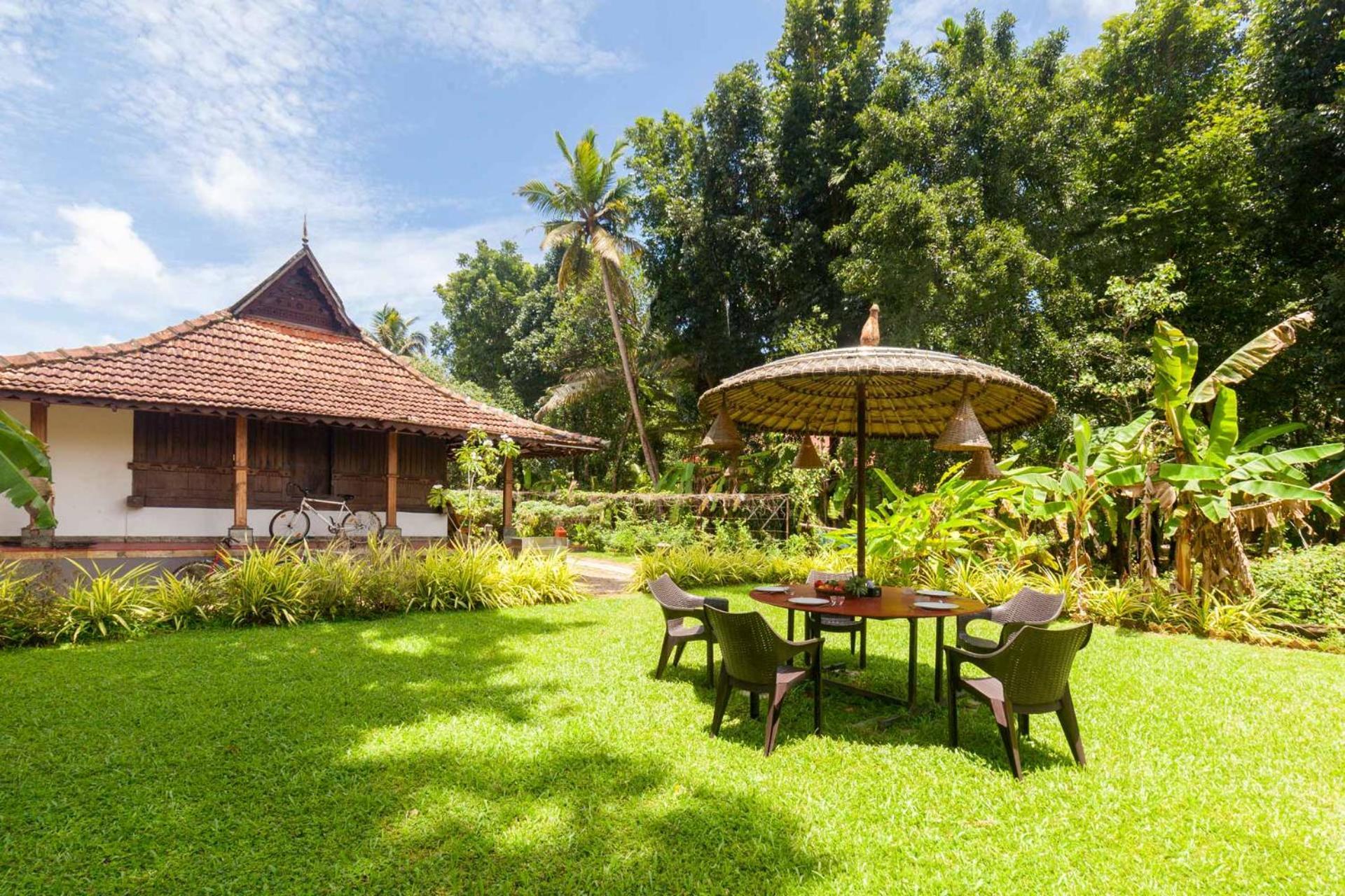 Stayvista At La Riva Heritage Villa With Bicycle Alappuzha Экстерьер фото