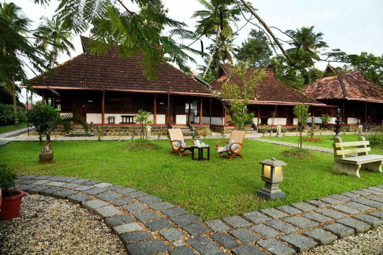 Stayvista At La Riva Heritage Villa With Bicycle Alappuzha Экстерьер фото