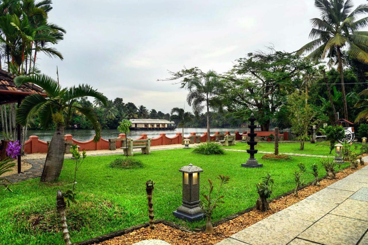 Stayvista At La Riva Heritage Villa With Bicycle Alappuzha Экстерьер фото
