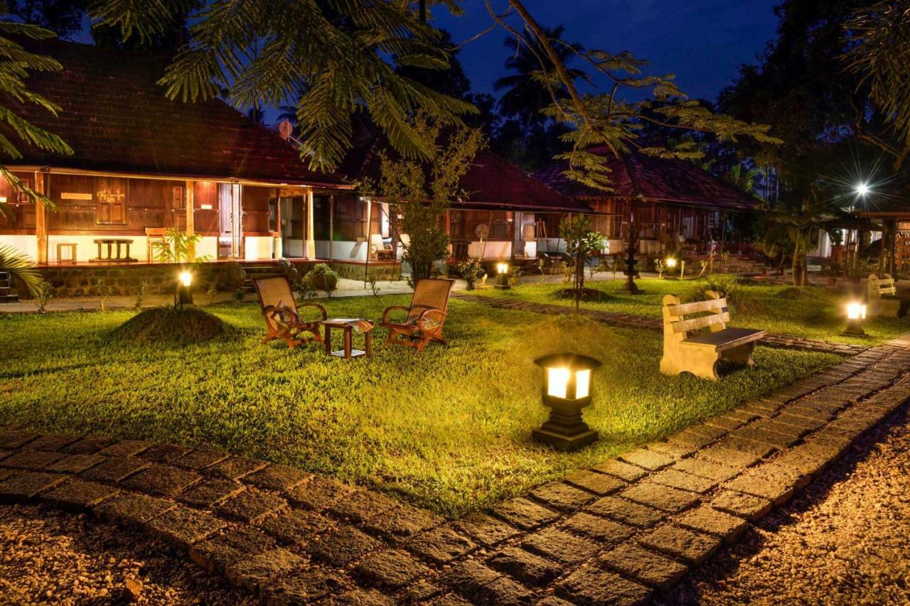 Stayvista At La Riva Heritage Villa With Bicycle Alappuzha Экстерьер фото