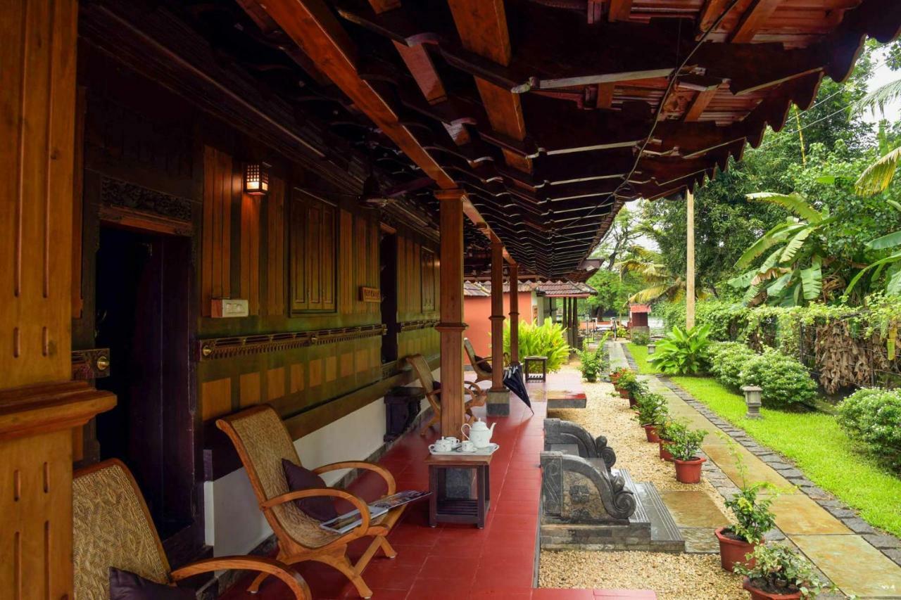Stayvista At La Riva Heritage Villa With Bicycle Alappuzha Экстерьер фото